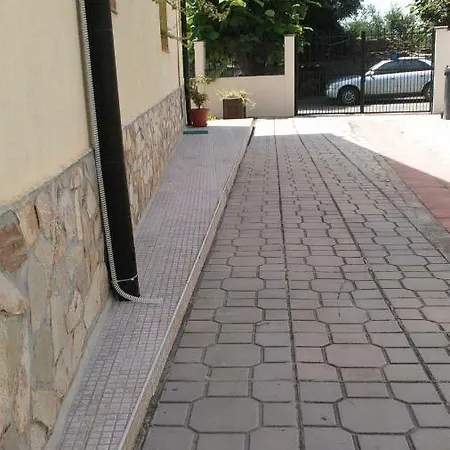 Apartment & Garden *